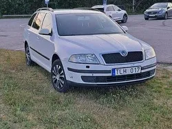 Vit Begagnad 2008 Skoda Octavia Kombi | 19 500 kr (Bra pris)