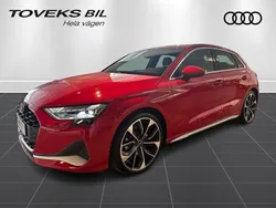 Röd (progressivröd metallic) Begagnad 2025 Audi A3 Sportback Advanced Plus Halvkombi | 389 000 kr