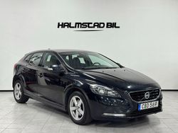 Svart Begagnad 2014 Volvo V40 Kinetic Kombi | 104 500 kr (Marknadspris)