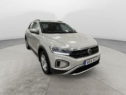 Grå Begagnad 2023 VW T-Roc SUV | 223 500 kr (Marknadspris)