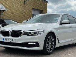 Vit Begagnad 2018 BMW 530 iPerformance Sedan | 299 500 kr (Marknadspris)