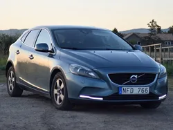 Blå Begagnad 2013 Volvo V40 Momentum Kombi | 79 900 kr (Bra pris)