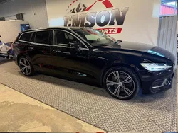 Svart Begagnad 2020 Volvo V60 Inscription Kombi | 319 900 kr (Marknadspris)