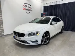 Vit Begagnad 2014 Volvo S60 R-Design Sedan | 149 900 kr (Marknadspris)