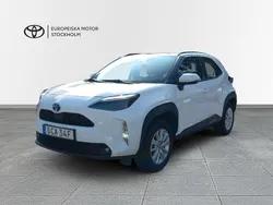 Vit Begagnad 2023 Toyota Yaris Cross Active SUV | 274 900 kr (Marknadspris)