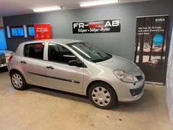 Ljusgrå Begagnad 2006 Renault Clio II Halvkombi | 29 900 kr (Lite dyr)