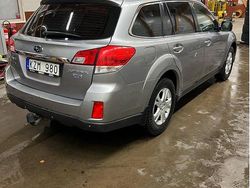 Silver Begagnad 2011 Subaru Outback SUV | 48 000 kr (Bra pris)