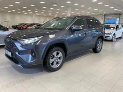 Mörkgrå Begagnad 2022 Toyota RAV4 Hybrid Active SUV | 364 900 kr (Marknadspris)