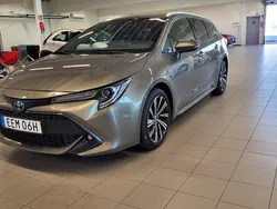 Grön Begagnad 2021 Toyota Corolla Style Kombi | 259 900 kr (Bra pris)