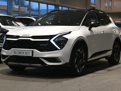 Vit (deluxe white pear metallic) Begagnad 2022 Kia Sportage GT-Line SUV | 339 000 kr (Marknadspris)