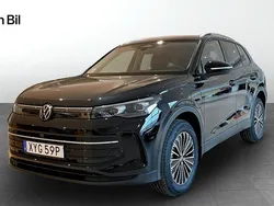 Svart Ny 2025 VW Tiguan Life SUV | 624 100 kr