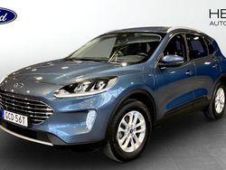 Blå Begagnad 2023 Ford Kuga Titanium SUV | 269 900 kr (Marknadspris)