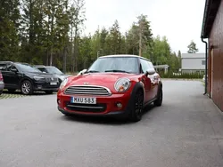 Röd Begagnad 2013 Mini Cooper Halvkombi | 73 000 kr (Marknadspris)