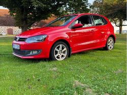 Röd Begagnad 2012 VW Polo Halvkombi | 74 900 kr (Marknadspris)