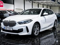 Vit Begagnad 2021 BMW 118 M Sport Halvkombi | 244 500 kr (Lite dyr)