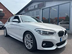 Vit Begagnad 2016 BMW 118 M Sport Halvkombi | 129 000 kr (Marknadspris)