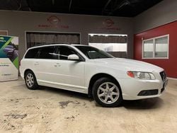 Vit Begagnad 2008 Volvo V70 Momentum Kombi | 44 900 kr (Marknadspris)