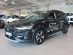 Svart Begagnad 2023 Ford Focus Active Kombi | 315 800 kr (Marknadspris)