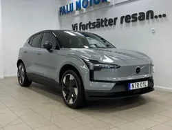 Grå Begagnad 2024 Volvo EX30 Plus SUV | 369 500 kr (Marknadspris)