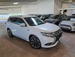 Vit Begagnad 2015 Mitsubishi Outlander P-HEV SUV | 188 000 kr (Marknadspris)