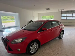 Röd Begagnad 2012 Ford Focus Titanium Halvkombi | 29 900 kr