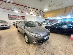 Grå Begagnad 2011 Renault Mégane GrandTour Kombi | 39 900 kr (Marknadspris)