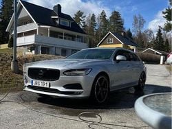 Silver Begagnad 2017 Volvo V90 Momentum Kombi | 187 000 kr (Marknadspris)