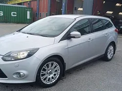 Grå Begagnad 2012 Ford Focus Titanium Kombi | 48 000 kr (Marknadspris)