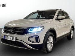 Grå (ascot grey) Begagnad 2022 VW T-Roc Life SUV | 269 900 kr (Marknadspris)