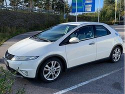 Vit Begagnad 2011 Honda Civic Halvkombi | 60 000 kr (Marknadspris)