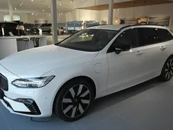 Vit Ny 2024 Volvo V90 Plus Kombi | 608 800 kr (Marknadspris)