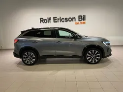 Grå Begagnad 2024 Renault Austral Techno SUV | 279 500 kr (Marknadspris)