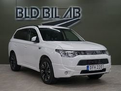 Vit Begagnad 2014 Mitsubishi Outlander P-HEV SUV | 129 900 kr (Marknadspris)