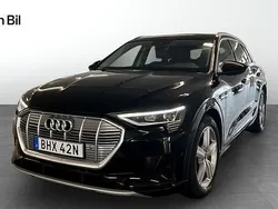 Svart (brilliantsvart) Begagnad 2022 Audi e-tron Proline SUV | 429 900 kr (Marknadspris)