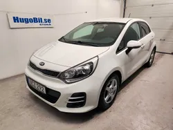 Vit Begagnad 2016 Kia Rio Halvkombi | 119 500 kr (Marknadspris)