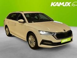 Vit Begagnad 2021 Skoda Octavia Ambition Kombi | 208 900 kr (Marknadspris)