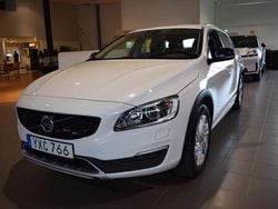 Vit Begagnad 2018 Volvo V60 CC Standard Kombi | 189 000 kr (Marknadspris)