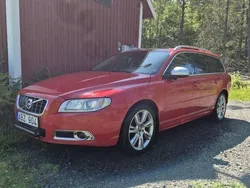 Röd Begagnad 2012 Volvo V70 Executive Kombi | 100 000 kr (Bra pris)