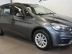 Grå Begagnad 2016 BMW 218 Gran Tourer Minibuss | 129 900 kr (Marknadspris)
