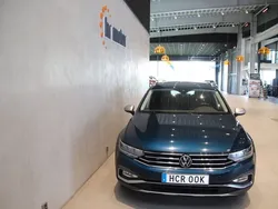 Blå Begagnad 2022 VW Passat Alltrack Kombi | 329 000 kr (Lite dyr)