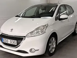 Vit Begagnad 2013 Peugeot 208 Halvkombi | 47 900 kr (Marknadspris)