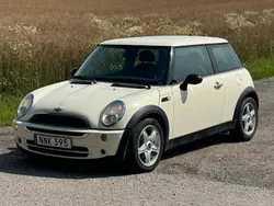Vit Begagnad 2006 Mini ONE Seven Halvkombi | 26 500 kr (Bra pris)
