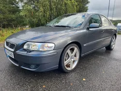 Mörkgrå (grå) Begagnad 2004 Volvo S60 Sedan | 118 000 kr