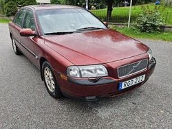 Röd Begagnad 2000 Volvo S80 Sedan | 18 900 kr (Marknadspris)