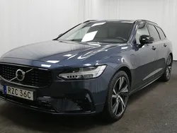 Mörkblå Begagnad 2021 Volvo V90 R-Design Kombi | 419 900 kr (Marknadspris)