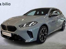 Grå Begagnad 2026 BMW 120 Halvkombi | 389 000 kr