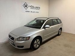 Ljusgrå (grå) Begagnad 2010 Volvo V50 Momentum Kombi | 42 900 kr (Marknadspris)