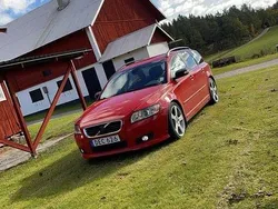 Röd Begagnad 2008 Volvo V50 Momentum Kombi | 27 000 kr (Marknadspris)