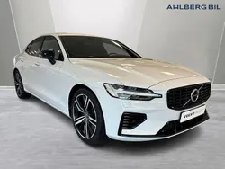 Vit Begagnad 2022 Volvo S60 R-Design Sedan | 369 500 kr (Marknadspris)