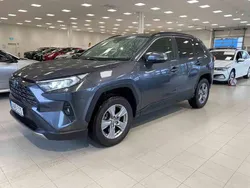 Grå Begagnad 2022 Toyota RAV4 Hybrid SUV | 364 900 kr